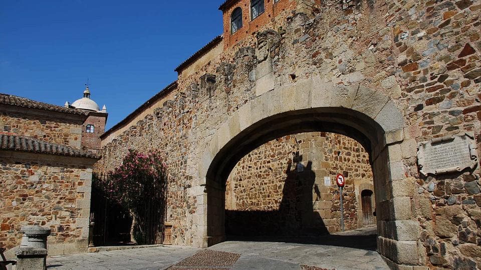 Arch of the star of Cáceres
