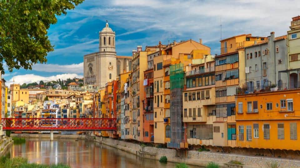 Tourist route through Girona: Discover the magic of a city full of history