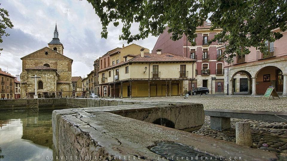 Plaza del Grano de León