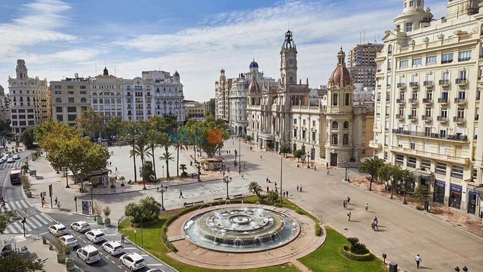 Valencia town hall square